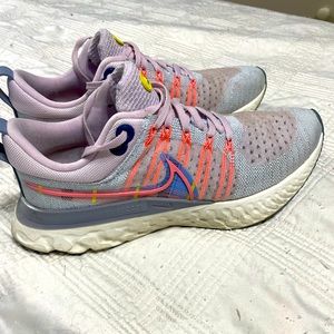 Nike react Infinity Flyknit  women’s 10.5